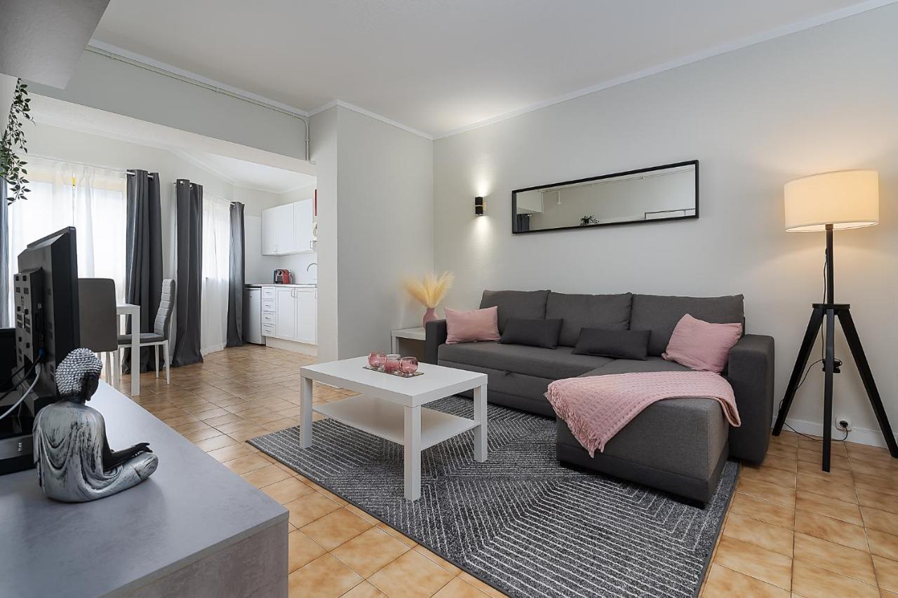 Sunny Flat W/ Balcony & Pool By Lovelystay Portimão Buitenkant foto