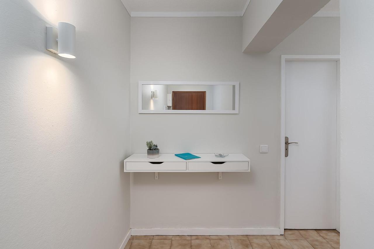Sunny Flat W/ Balcony & Pool By Lovelystay Portimão Buitenkant foto